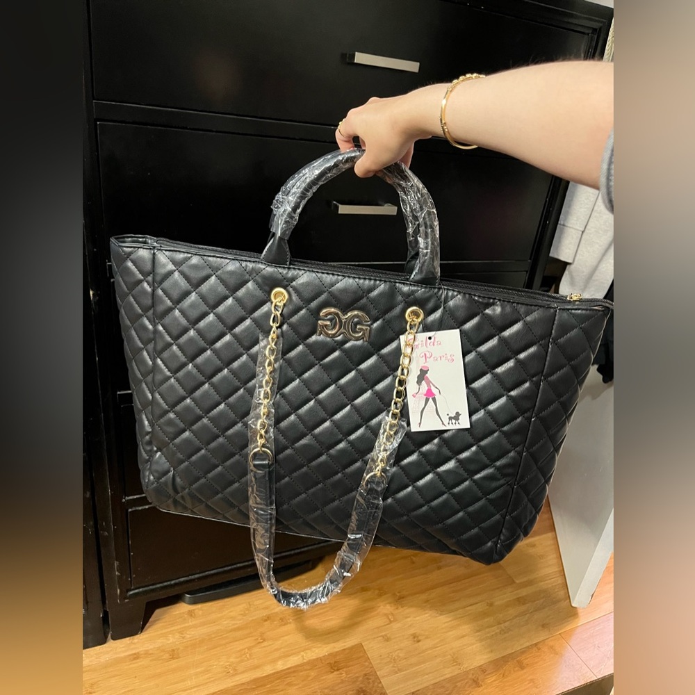 Gilda Paris Black Quilted Travel Bag